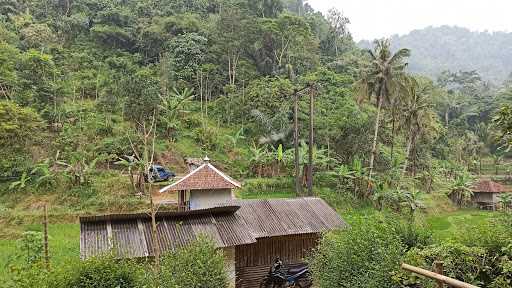 Saung Panineungan 9