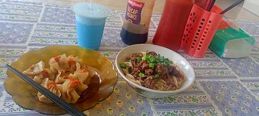 Mie Ayam Teh Yuyun 3