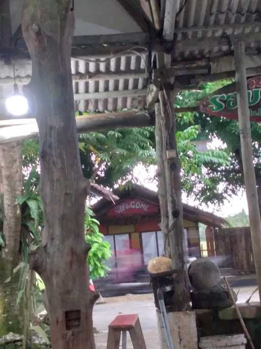 Saung Paniisan Oleh 10