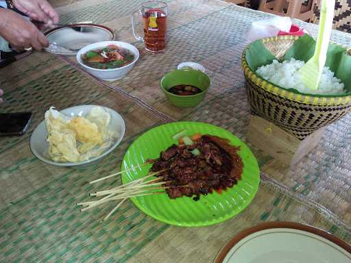 Saung Paniisan Oleh 4