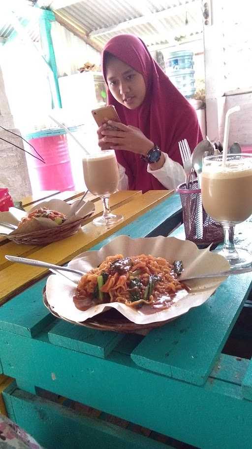 Ws Cafe (Warung Sekolah) 4