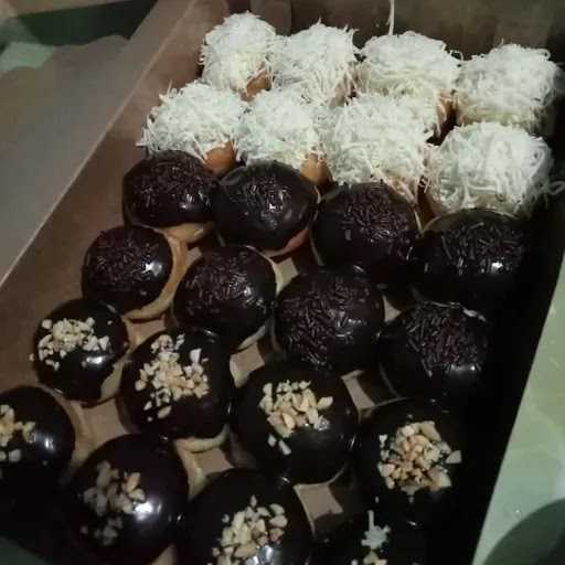 D'Mika Donat 5