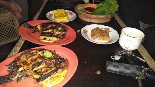 Rumah Makan Kinayungan 5