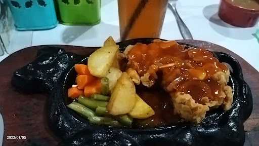 Steaky Steak Stasiun Cikampek 10