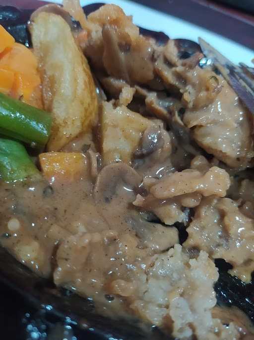 Steaky Steak Stasiun Cikampek 6