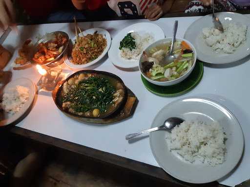 Restoran & Lesehan Alam Sari 7