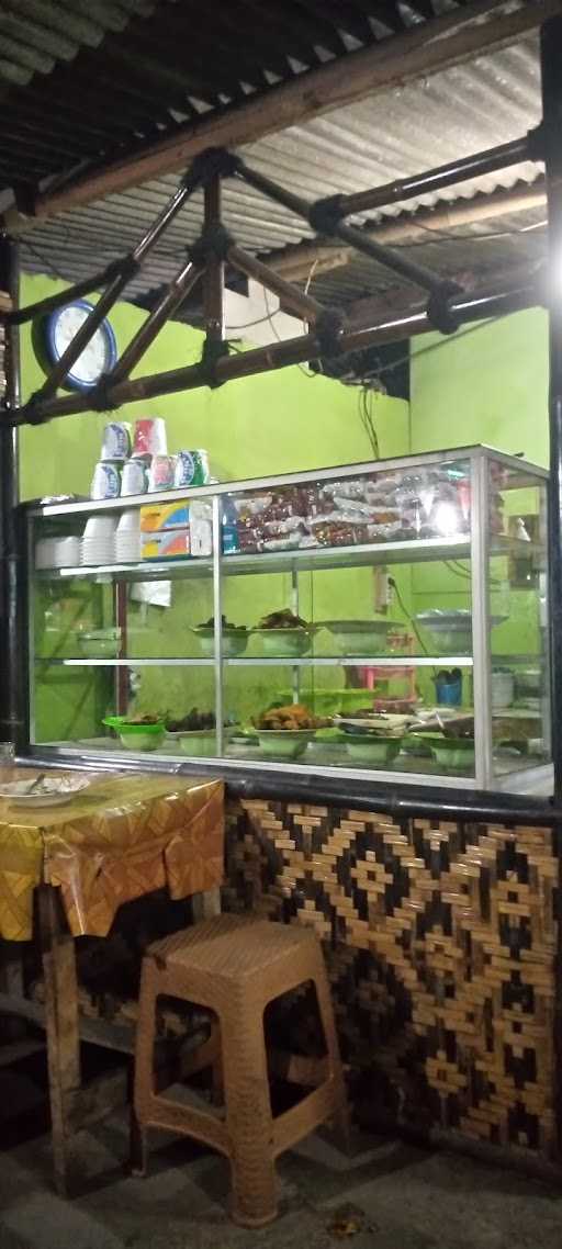 Warung Nasi Prasmanan Teh Wida 8