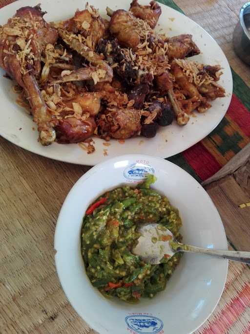 Ayam Bakar Kampung Juanda Cijapati 7