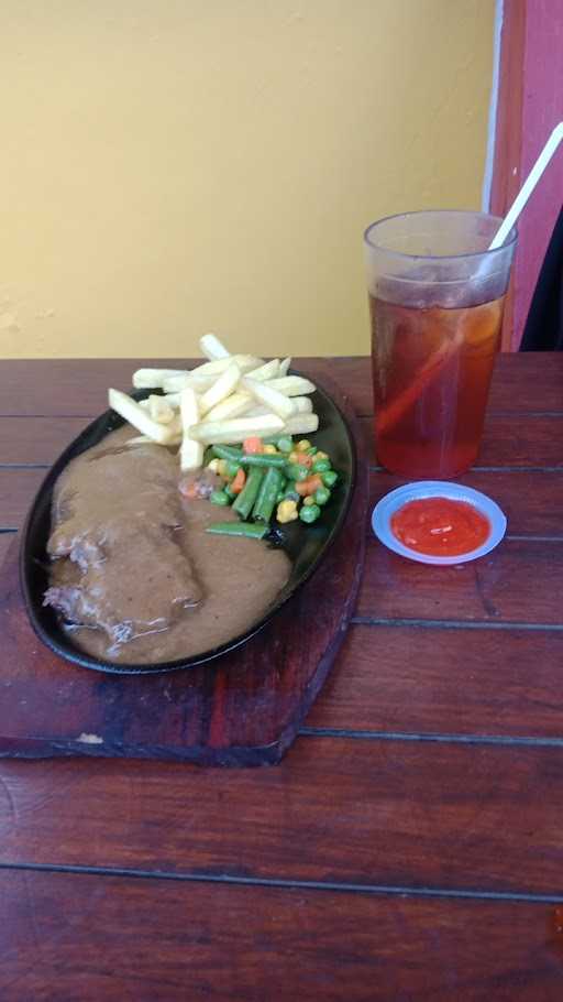 Angkringan Steak Pampalassa Setu 1