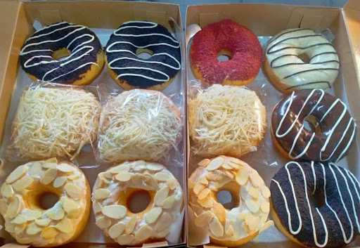 Felicya Donut'S 2