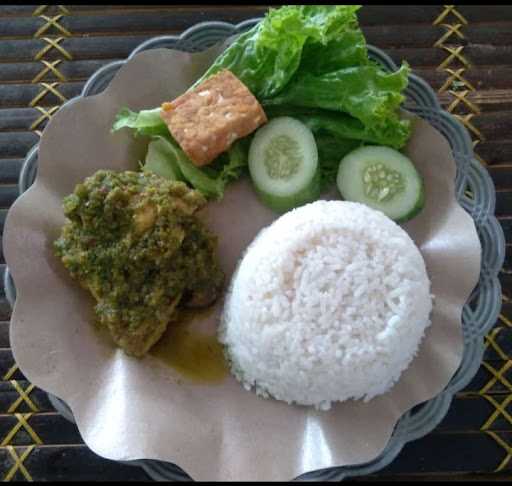 Nasi Paket Ibu Iis 1