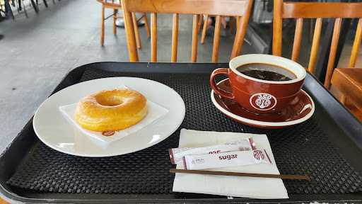 J.Co Donuts & Coffee Rest Area Km 39 Tol Jakarta Cikampek 10