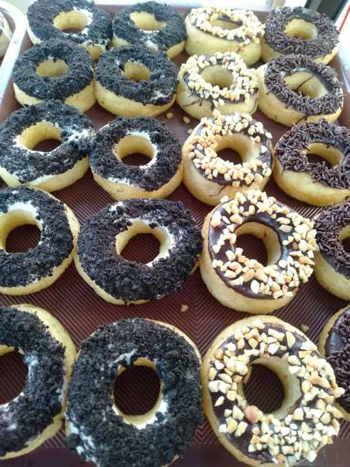 Lesha Donuts 4