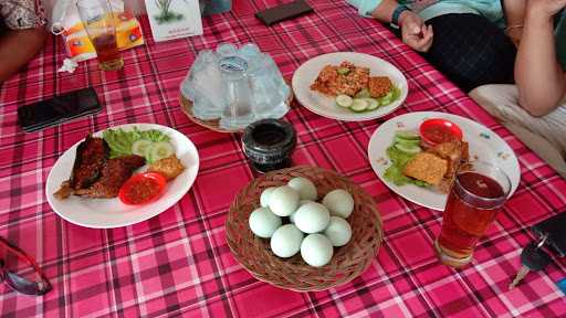 Restoran Terdekat Nasi Liwet Lavanda - Sukamahi 9