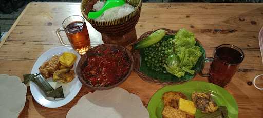 Rumah Makan Ciganea 5