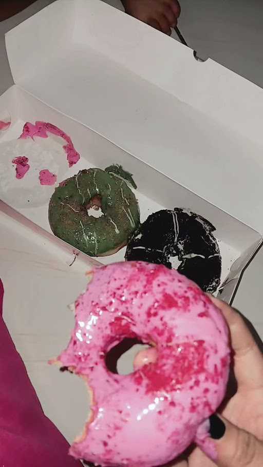 Ahz Donuts 1