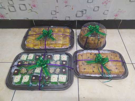 Arie Cake & Cookies 2