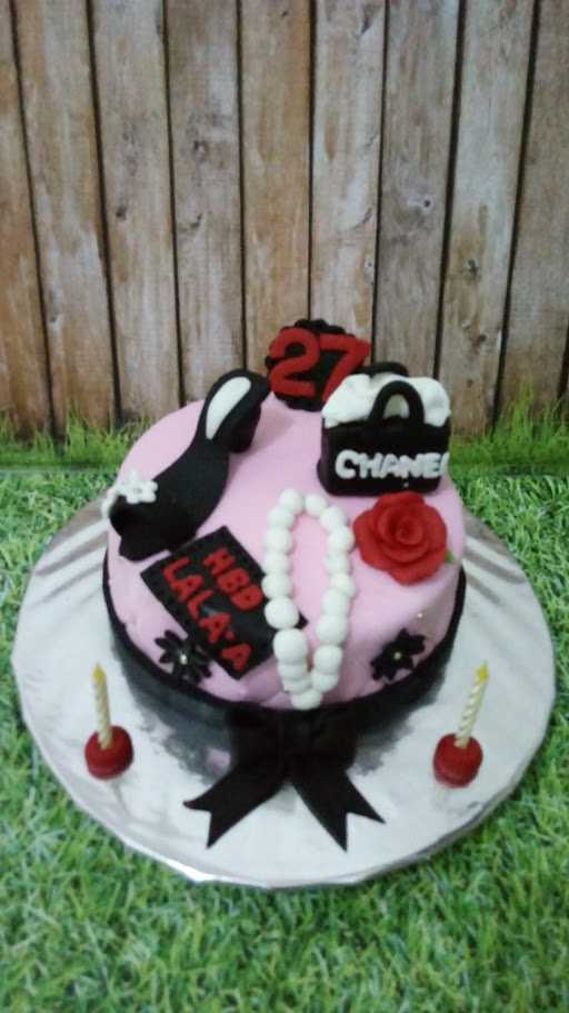 Ladiffa Cake & Cupcakes 1