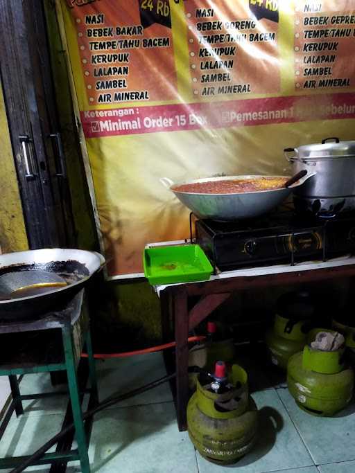 Ayam Bebek Bakar Kuningan 1