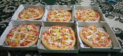 Pizza Family Cikarang Selatan 3