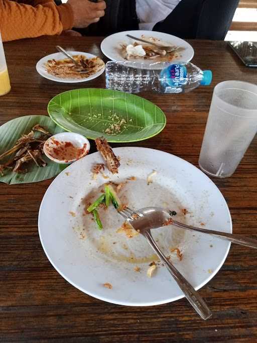 Rumah Makan Riung Pasundan 10