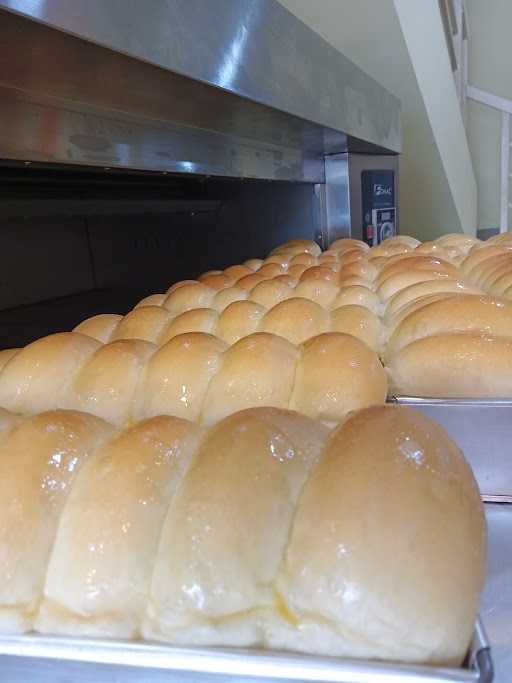 Roti Gembul Cikarang Graha 4