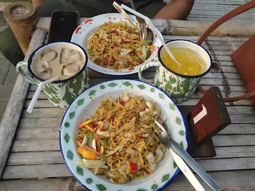 Waroeng Makan & Angkringan Tongpoho 4