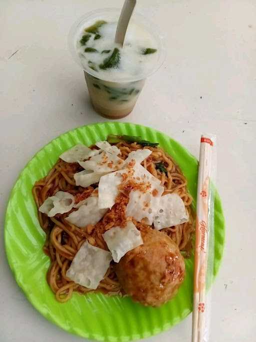 Kedai Mie Exist & Seblak Bsd 6