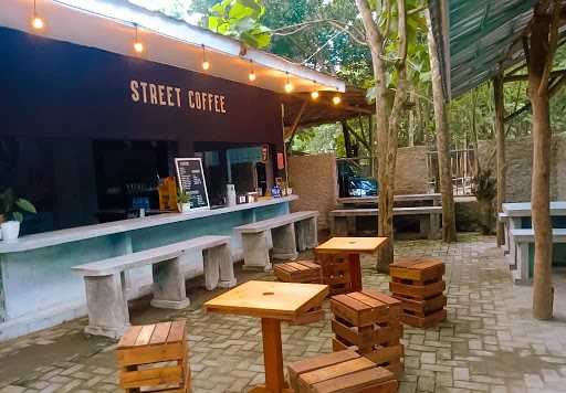 Street Coffee Shop 7