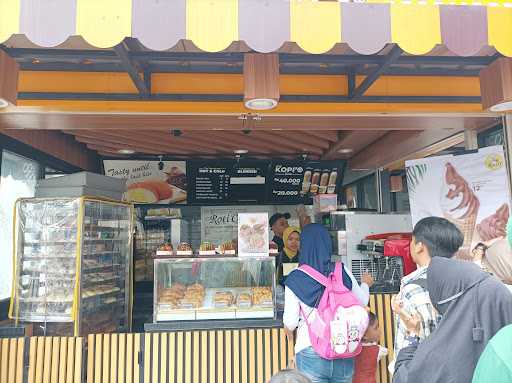 Roti'O Stasiun Sukabumi 6