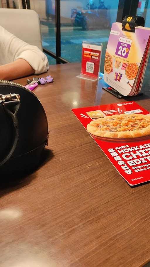 Pizza Hut Restoran 4