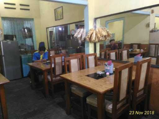 Rumah Makan Elok Basamo Alvani 2