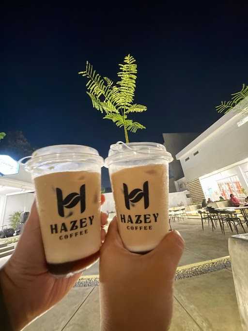 Hazey Coffee & Resto 4