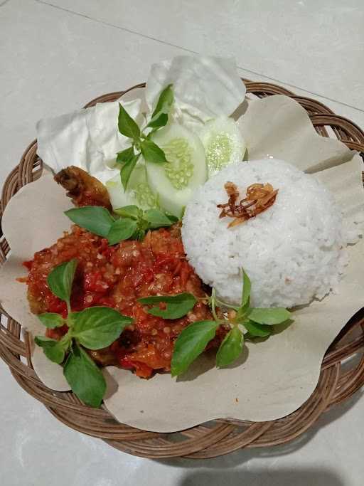 Ayam Penyet Catrin Kitchen 4