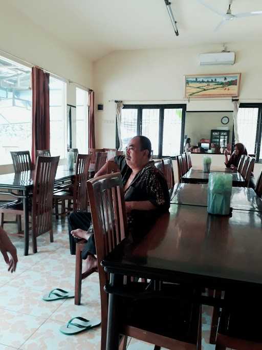 Rumah Makan Etek Budi 4