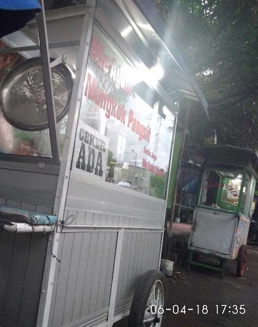 Kaki Lima Pangsit Mangkok 6