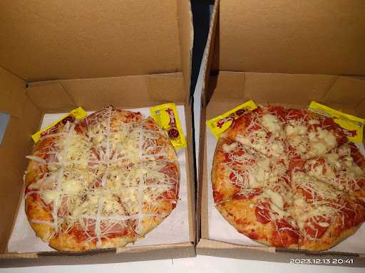 Chris Pizza Cilacap 4