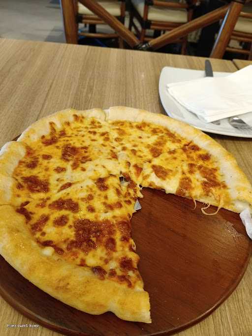 Pizza Hut Restoran 4