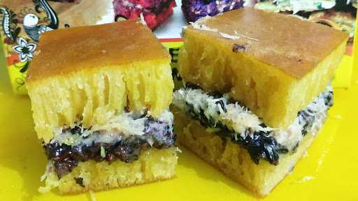 Martabak Goldenking Jl. Rinjani 1