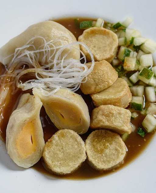 Pempek Yenni Asli Palembang 8