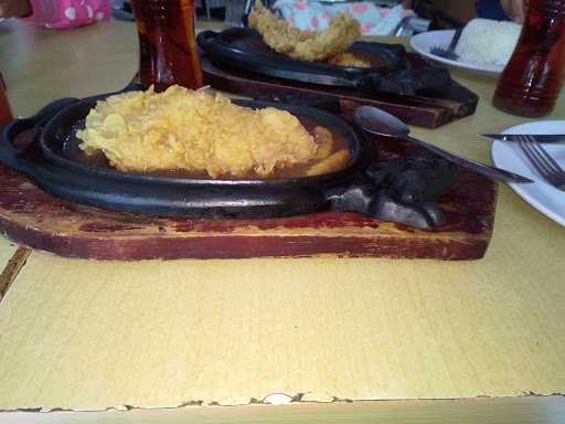 Rocket Chicken Gatsu Cilacap 4