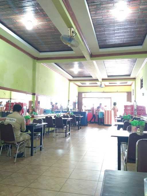 Rumah Makan Ambo 7