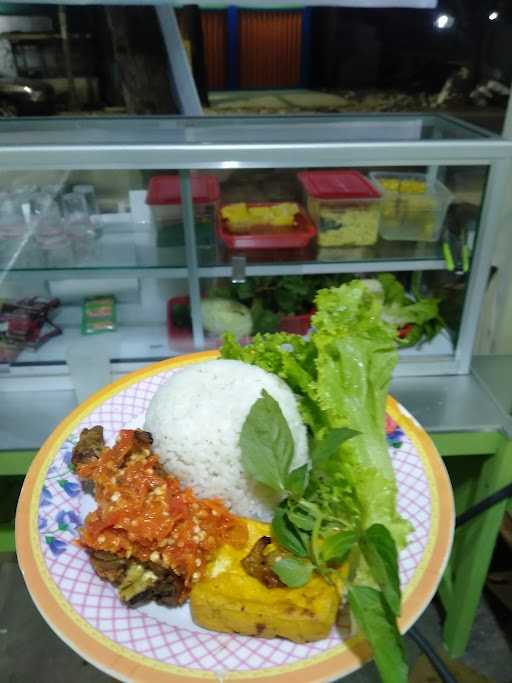 Kedai Nasi Liwet Khas Sunda 3