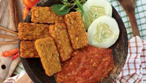 Pecel Lele 3 Saudara 9