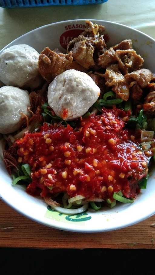 Mie Ayam & Bakso Sule 5