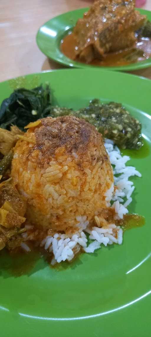 Rumah Makan Ganto Minang 10