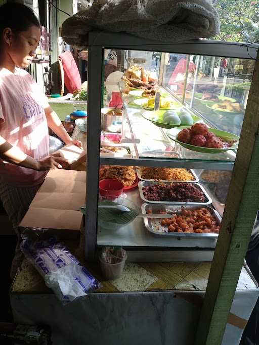 Warung Nasi Rames Bu Erni 9