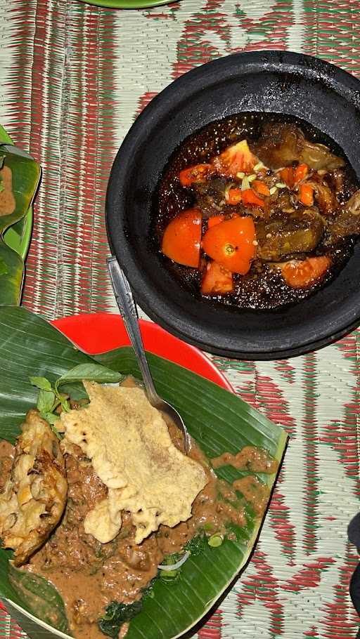 Warung Boma Fatmawati, Nasi Pecel Pincuk Anget Madiun 5