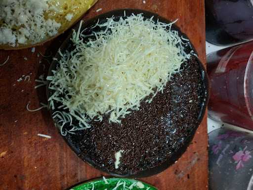 Martabak Adinda & Roti Bakar Khas Bandung 5