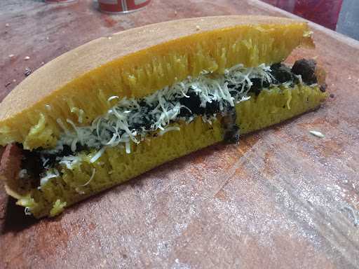 Martabak Adinda & Roti Bakar Khas Bandung 4